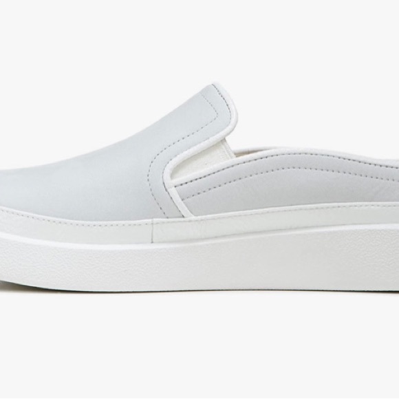 Vionic White Effortless Nubuck Slip-On Sneaker size 9 New in box - Picture 3 of 6